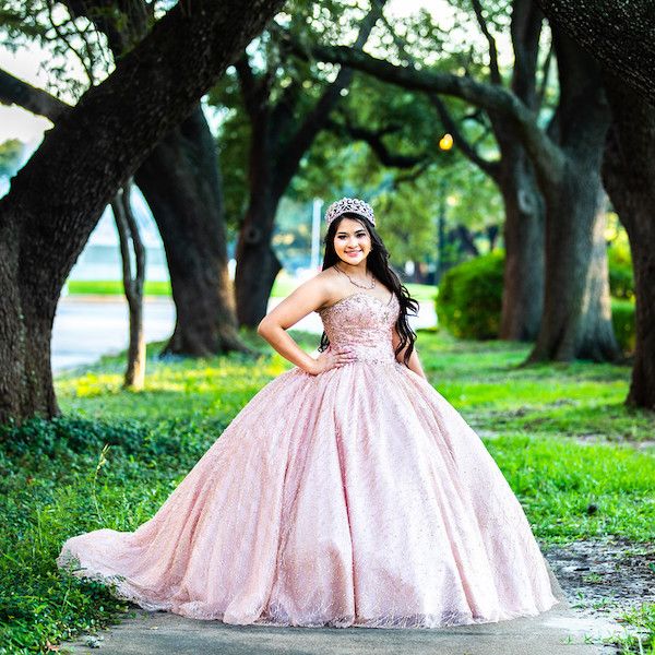 What to Do with Your Quince Dress: 15 Fun Ideas #separator_saQ by DaVinci